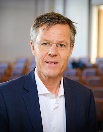 Dr. Matthias Meergans